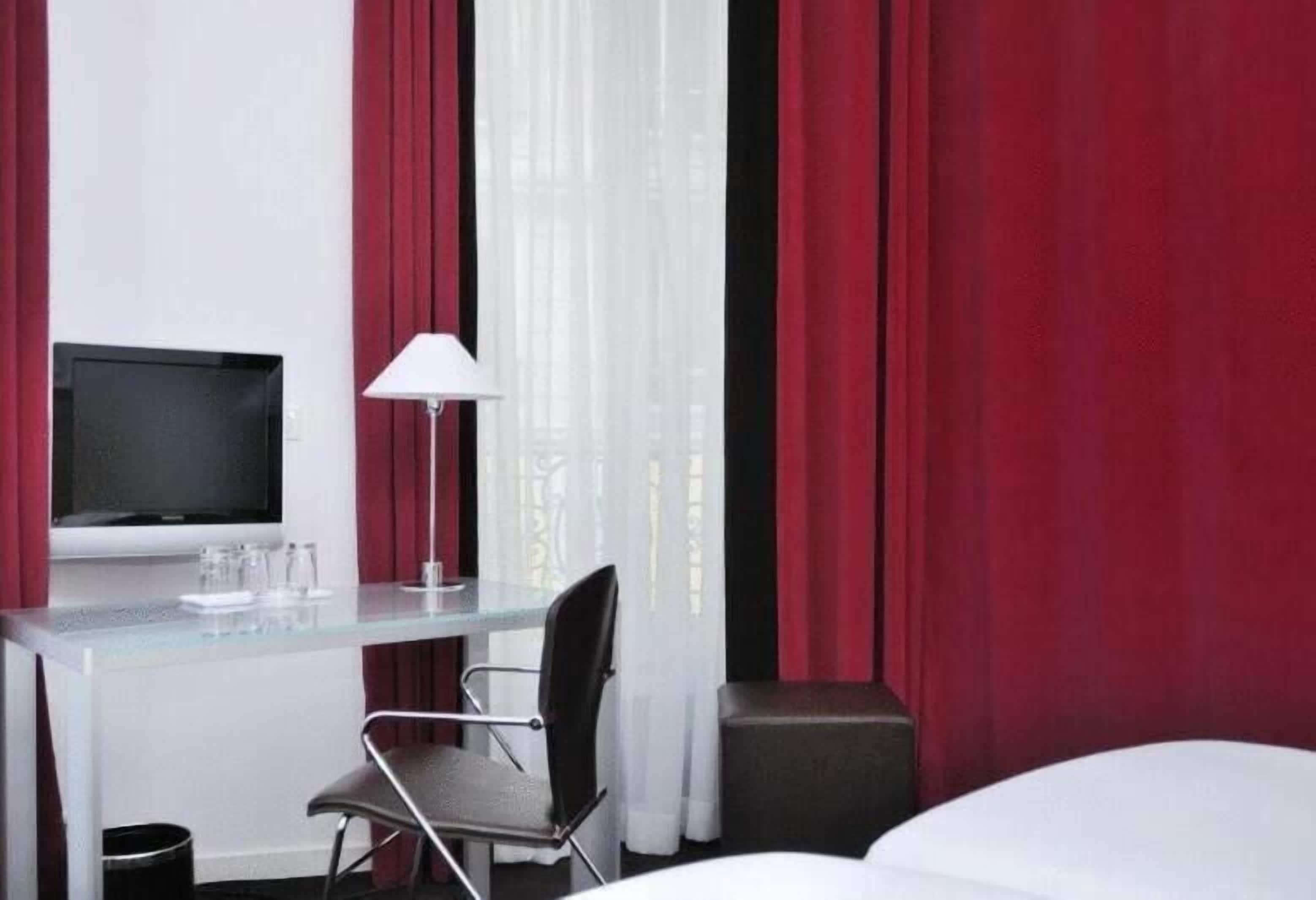 Albe Saint Michel Hotel 3*